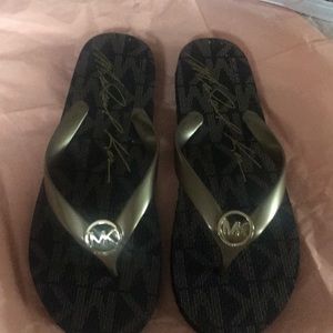MK flip flops